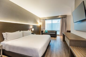 هتل Holiday Inn Express Bogotá   Parque La 93, An Ihg
