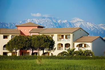 Huoneistohotelli Hapimag Resort Scerne Di Pineto