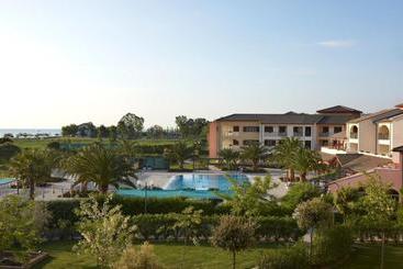 Апарт-отель Hapimag Resort Scerne Di Pineto