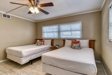 Курорт The New Hotel Collection Beachfront