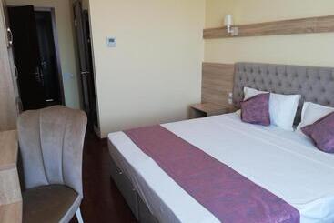 Park Hotel Al Bustan