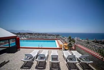 هتل آپارتمان Silver Tower Residence