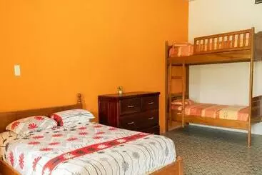 ホテル Puerto Quito Lodge