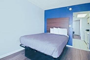 Hotel South Seas Ocean Front