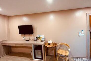 هتل Usabai Riverside Boutique