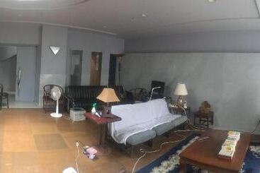 Narita Airport Samurai Hostel