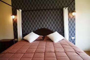 Tinna Resort
