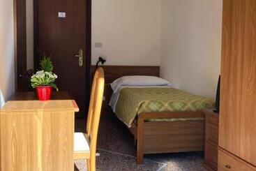 Отель Maria Nella