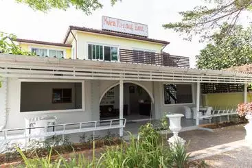 Hotelli Oyo 674 Greenery Home