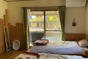 Majatalo Azumino Backpackers 山の風