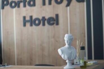 Hotel Porta Trakis