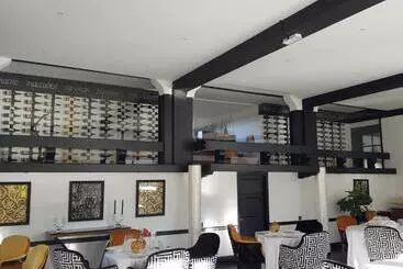 Hotelli Hôtel Du Barry Resort & Spa