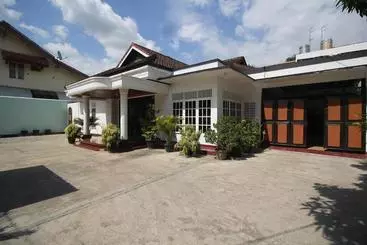 Hotel Oyo 2014 Wisma Zahra