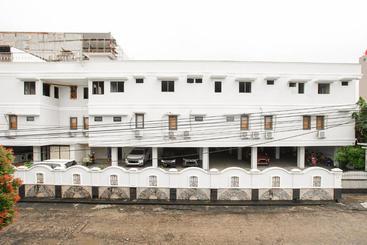 Hotell Reddoorz Near Palembang Trade Center 3