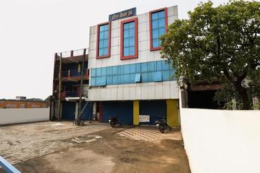 호텔 Spot On 64340 Shivam Inn