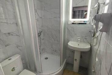 Hotel золотий лев