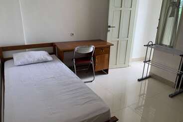 בית מלון כפרי Koolkost Syariah Near Universitas Kristen Indonesia Paulus