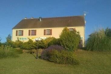 فندق Logis Hôtel Les Confins Du Perche