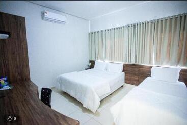 Hotel Paineiras Park