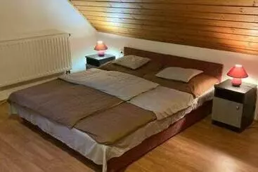 Bed & Breakfast Hat Testvér Fogadó