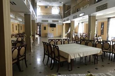 בית מלון כפרי едем