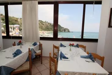 Hotelli Villaggio Quattro Scogli