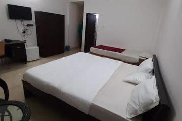 Hotel Oyo 82176 Konkan House