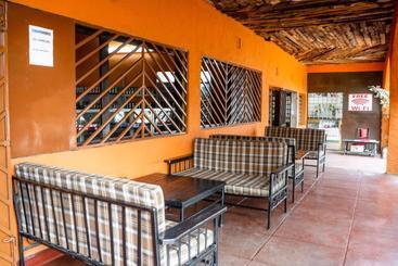 Longonot Transit Hotel  Mai Mahiu