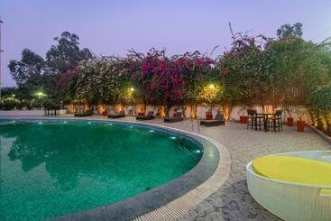 فندق Tdi Club Retreat