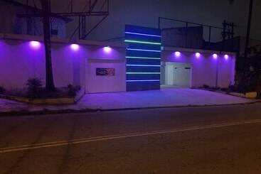 Light Motel   24 Horas