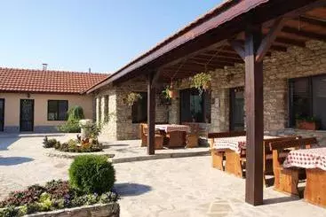 پانسیون Dobrevata House