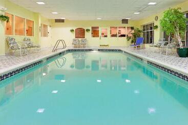 Holiday Inn Express Hotel & Suites Watertown Thousand Islands, An Ihg