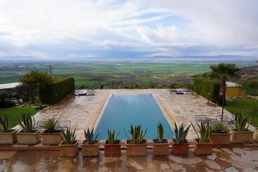 Bed and Breakfast Dar El Mandar Ferme & Table D Hôte Berbère