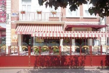 בית מלון כפרי & Restaurant Le Cardinal