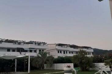 Апарт-отель Gardenbeach Residence