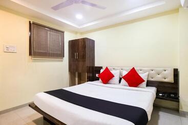 Hotell Capital O 66622 The Grand Vardhaman