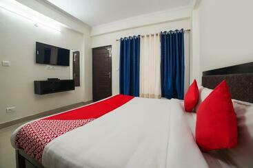 Hotel Vaccinated Staff  Oyo 48406  Dark Clouds