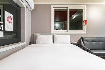 مُتل Chuncheon Feel