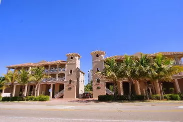 Universals White Cap Beachfront Apartments