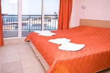 آپارتمان‌های توریست‌ها Vega Village Apartment