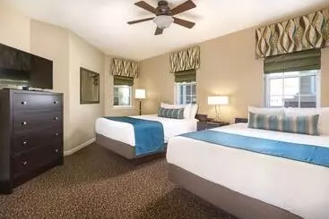 Hotel Club Wyndham Governors Green