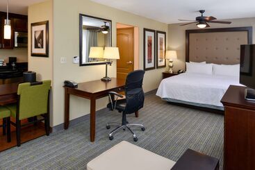 هتل Homewood Suites By Hilton Fresno