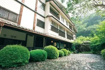 בית מלון כפרי Sumatakyo Onsen Suikoen