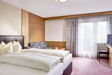 هتل Tirol Fiss 4sterne Superior