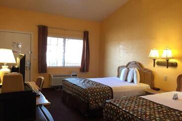 فندق Anaheim Discovery Inn And Suites