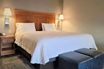 Hotelli Hampton Inn Haysnorth Of I70