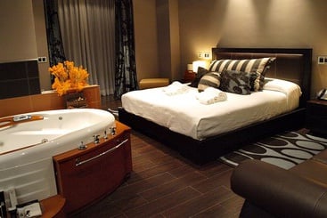 فندق Los Almirantes