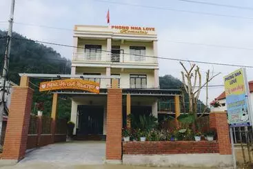 هتل Phong Nha Magic Fingers Homestay And Spa