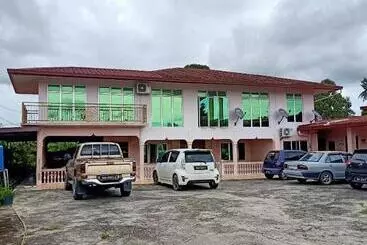 Hotelli Oyo 90349 Anique Hoemstay