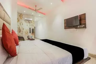 Hotel Capital O 82445 Ma Wedding Chapel